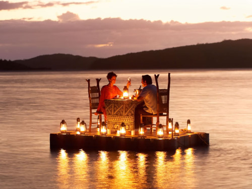 Floating Dinner For Two Carefree Romantic Vacations